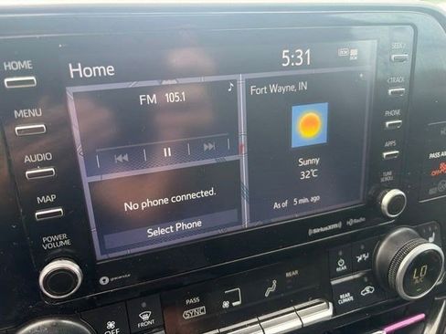 Used 2020 Toyota Highlander XLE AWD/4WD image 21