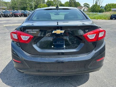 Used 2018 Chevrolet Cruze LT w/ Convenience Package FWD image 14