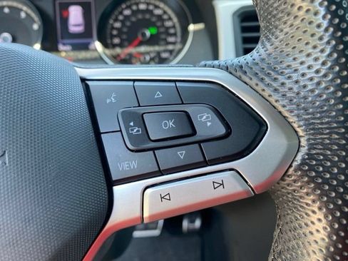 Used 2021 Volkswagen Atlas Cross Sport SE w/ Panoramic Sunroof Package FWD image 21