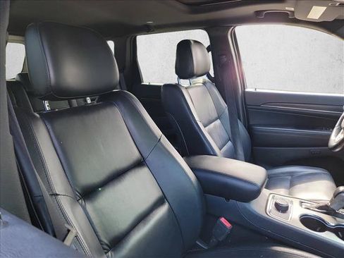 Used 2020 Jeep Grand Cherokee Limited AWD/4WD image 12