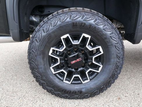 New 2026 GMC Sierra 2500 AT4X w/ LPO, Black Badging Package AWD/4WD image 38