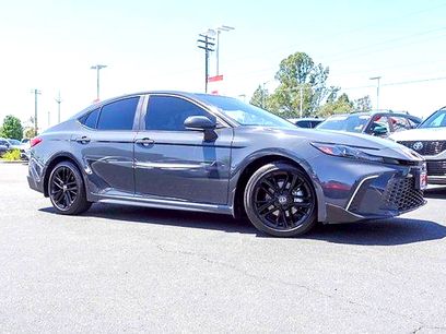 Used 2025 Toyota Camry SE w/ Convenience Package