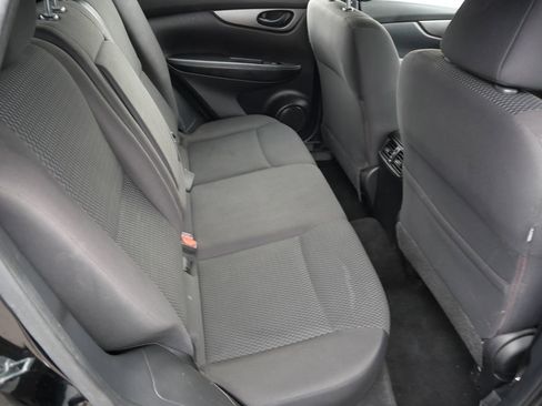 Used 2018 Nissan Rogue Sport S image 24