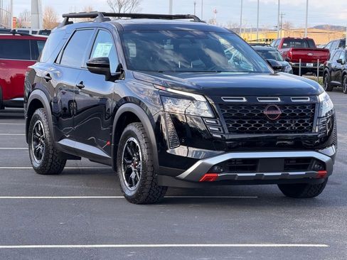 New 2026 Nissan Pathfinder SV image 2