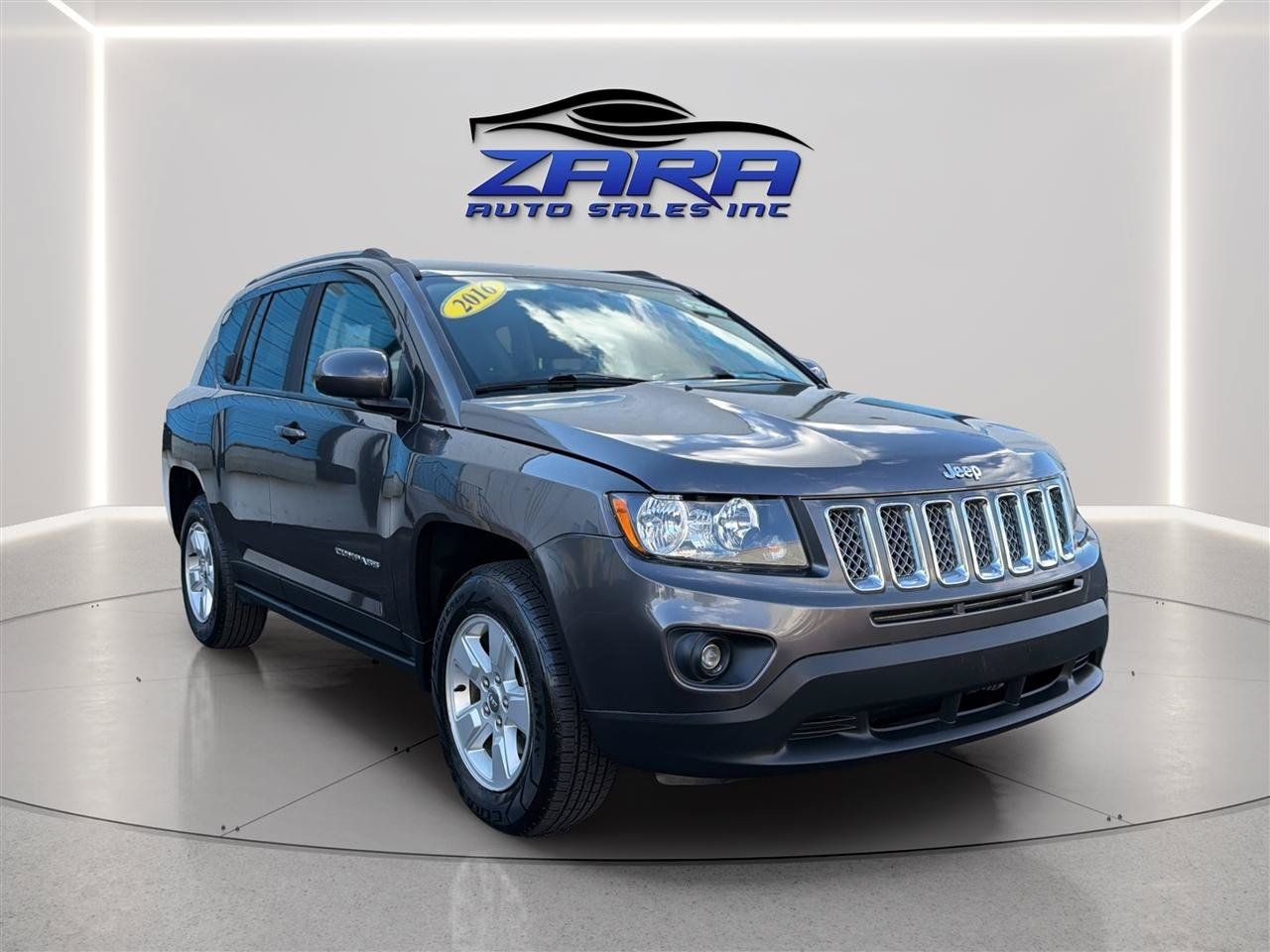 Used 2016 Jeep Compass Latitude FWD image 9