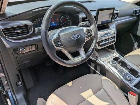 Used 2024 Ford Explorer XLT w/ Equipment Group 202A AWD/4WD image 10