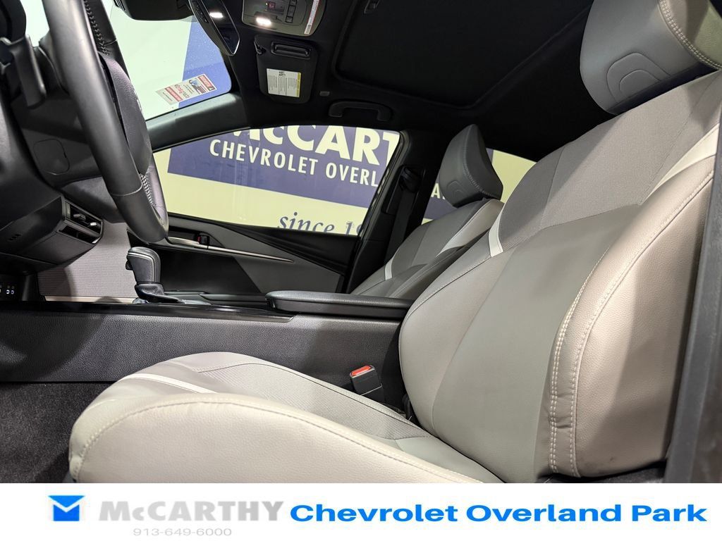Used 2025 Toyota Camry SE w/ Multimedia Upgrade Package AWD/4WD image 25