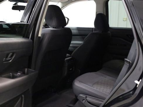 New 2025 Nissan Pathfinder SV image 19