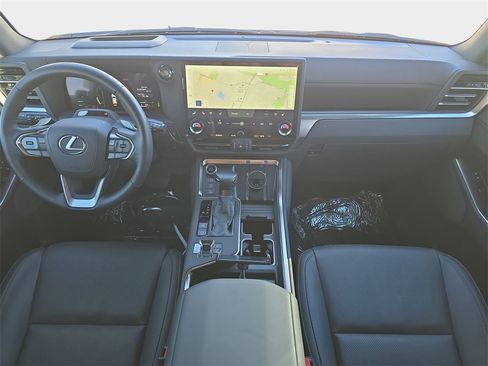 Used 2025 Lexus GX 550 image 10