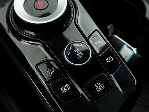 Used 2025 Kia Sportage X-Line AWD/4WD image 9