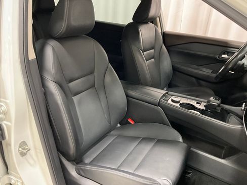 Used 2023 Nissan Rogue SL image 8