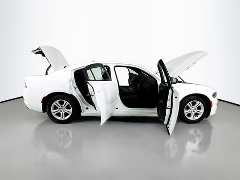 Used 2020 Dodge Charger SXT RWD image 22