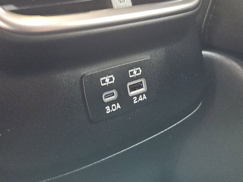 Certified 2025 Subaru Outback Premium image 11