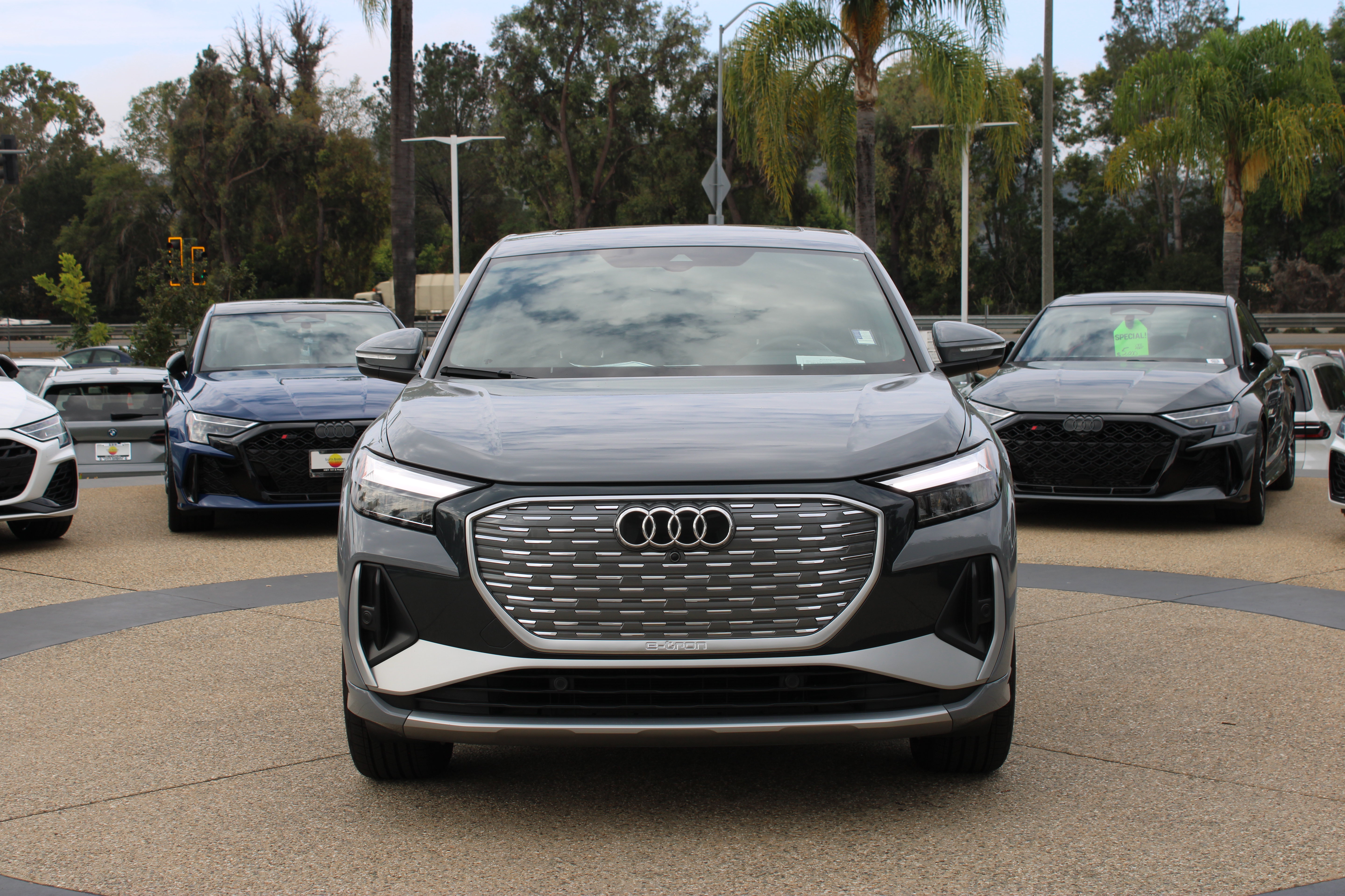 Used 2023 Audi Q4 e-tron Premium Plus w/ Premium Plus AWD/4WD image 8