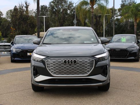 Used 2023 Audi Q4 e-tron Premium Plus w/ Premium Plus AWD/4WD image 8