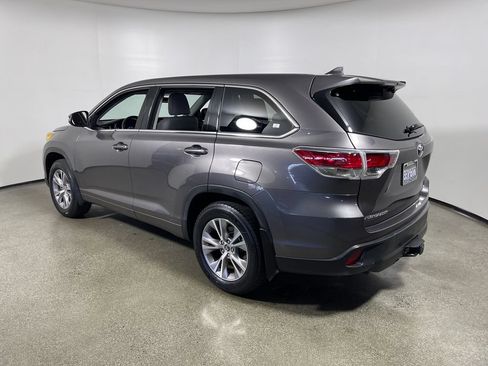Used 2016 Toyota Highlander Plus AWD/4WD image 5