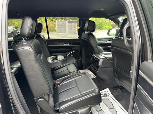 Certified 2024 Jeep Wagoneer Series II w/ Flexible Seating Group AWD/4WD image 31