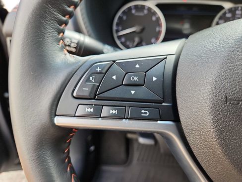 Used 2023 Nissan Sentra SR w/ Midnight Edition Package FWD image 21
