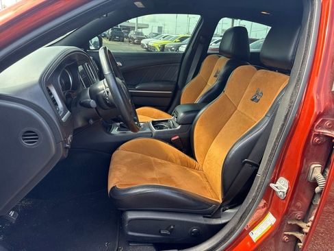 Used 2022 Dodge Charger Scat Pack w/ Plus Group RWD image 8