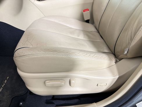 Used 2014 Toyota Venza Limited w/ Tow Prep Package image 12