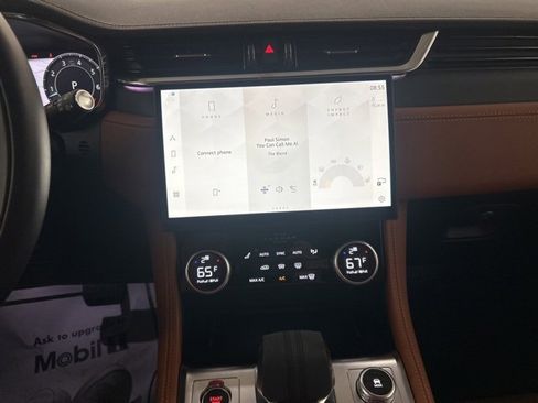 Used 2025 Jaguar F-PACE R-Dynamic S image 19
