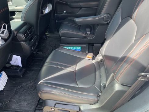Used 2025 Honda Pilot TrailSport image 11