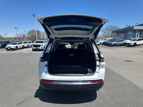 Used 2023 Jeep Grand Cherokee L Limited AWD/4WD image 35