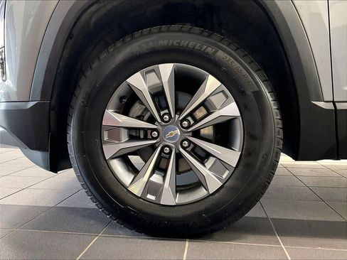 Used 2025 Chevrolet Equinox LT w/ Safety and Technology Package AWD/4WD image 7