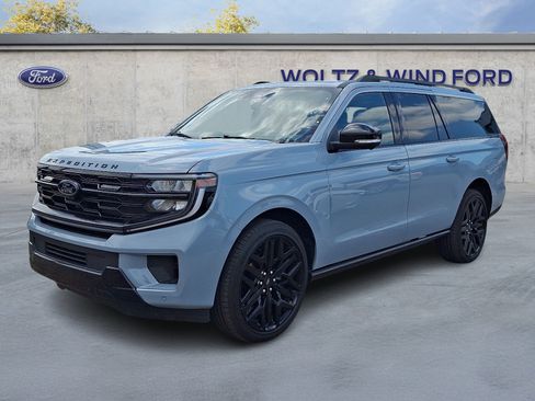 Used 2026 Ford Expedition Max Platinum w/ Stealth Performance Package AWD/4WD image 3