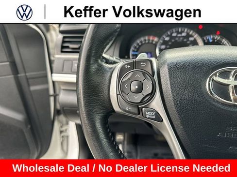 Used 2012 Toyota Camry SE w/ Leather Pkg FWD image 17