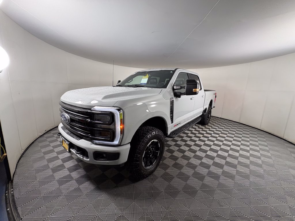 Used 2025 Ford F350 Platinum w/ Tremor Off-Road Package AWD/4WD image 1