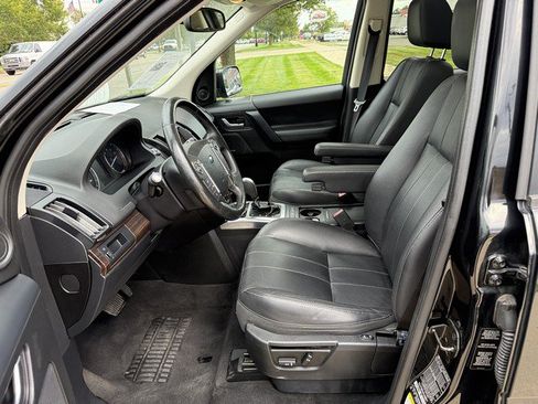 Used 2015 Land Rover LR2 AWD/4WD image 9