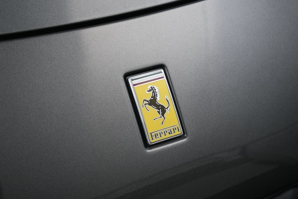 Used 2022 Ferrari Roma RWD image 13