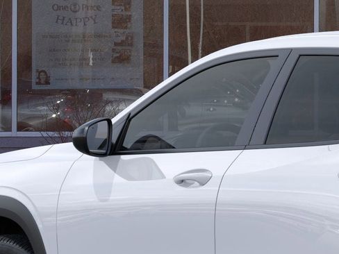 New 2026 Chevrolet Trax RS image 12