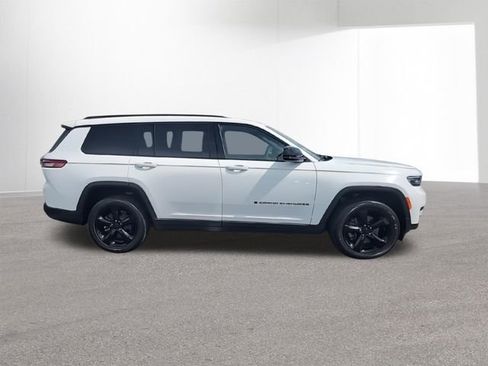 Used 2023 Jeep Grand Cherokee L Laredo image 11