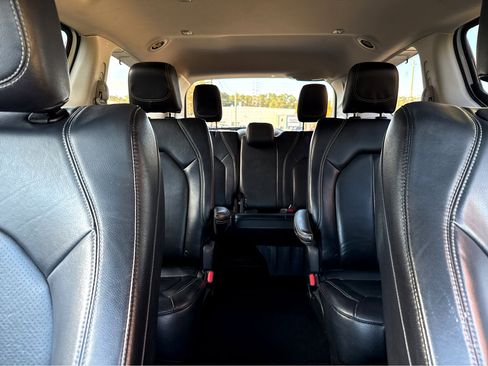 Used 2022 Chrysler Pacifica Touring-L image 23
