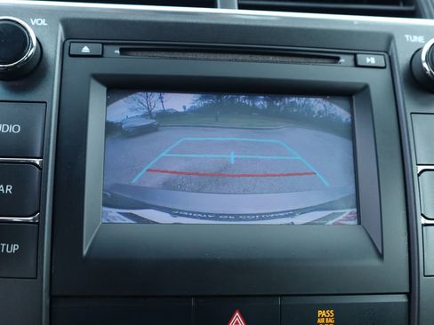 Used 2017 Toyota Camry SE image 32