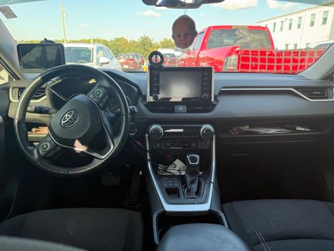 Used 2019 Toyota RAV4 XLE w/ Convenience Package AWD/4WD image 6