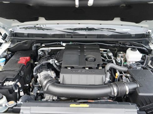 Used 2025 Nissan Frontier SV RWD image 23
