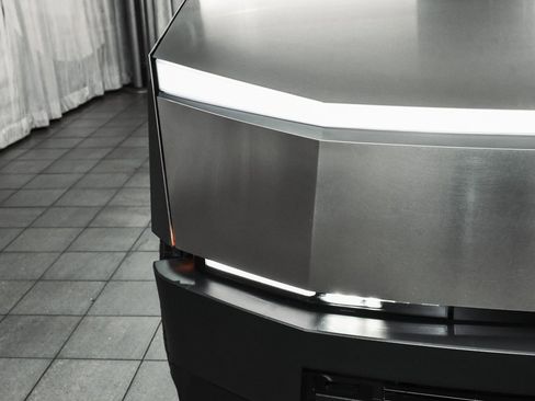 Used 2025 Tesla Cybertruck AWD Crew Cab image 77