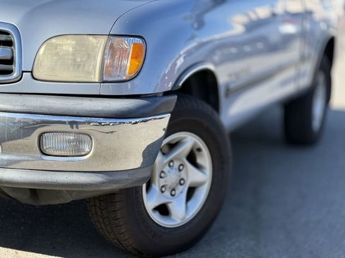 Used 2000 Toyota Tundra SR5 image 2