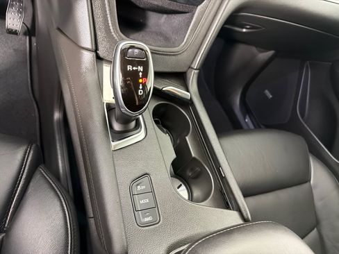 Used 2018 Cadillac XT5 Premium Luxury AWD/4WD image 19