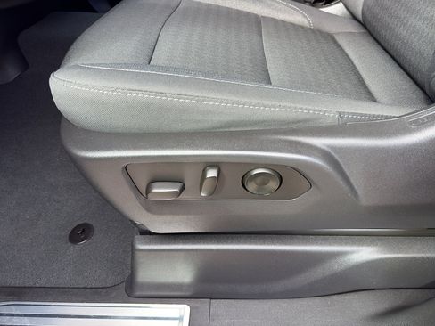 Used 2023 Chevrolet Silverado 1500 LT AWD/4WD image 17