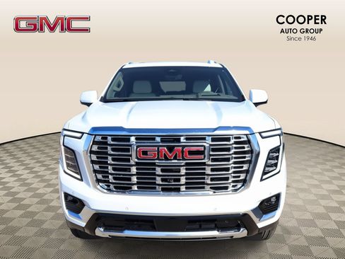 New 2026 GMC Yukon Denali w/ Denali Reserve Package AWD/4WD image 11