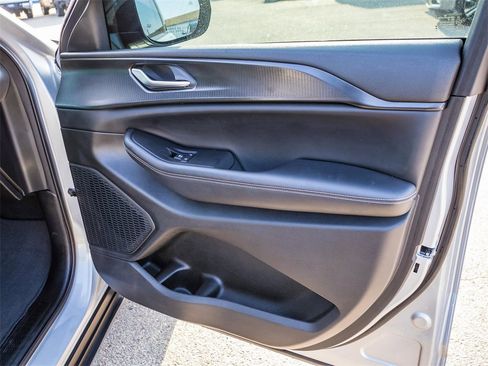 Used 2023 Jeep Grand Cherokee L Altitude image 16