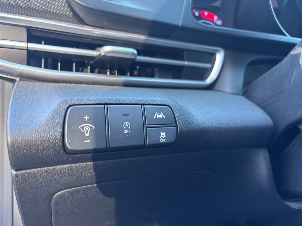 Used 2021 Hyundai Elantra SE FWD image 14