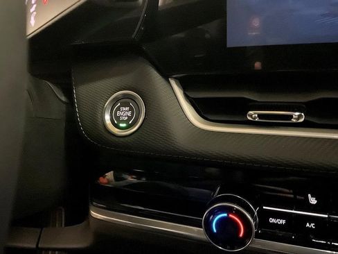 New 2026 Chevrolet Equinox LT w/ Convenience Package II image 21