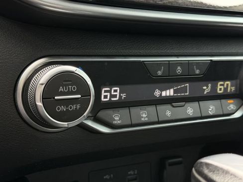 Used 2023 Nissan Altima 2.0 SR FWD image 22