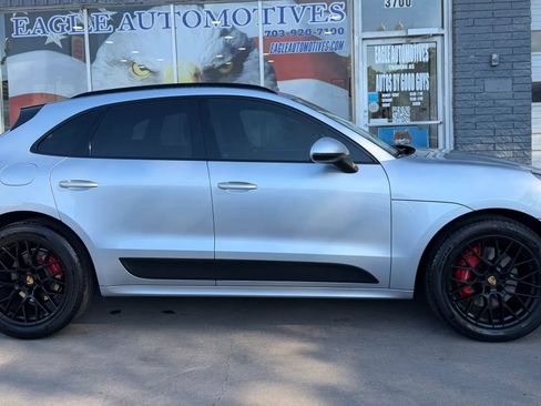 Used 2018 Porsche Macan GTS AWD/4WD image 2