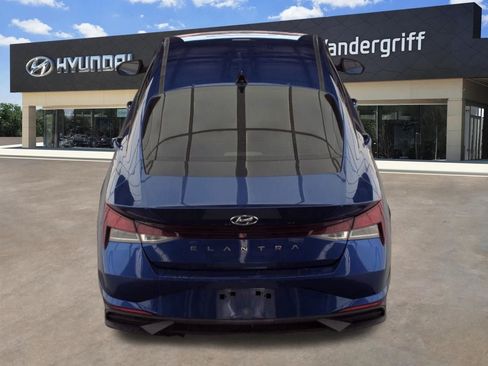 Used 2023 Hyundai Elantra SEL FWD image 3